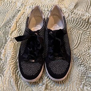 Chic Black and White Women's Sneakers